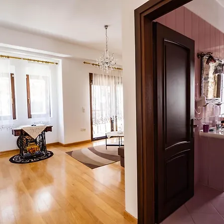 Mansion 1887 بيت للعطل لايميناس