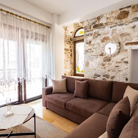 بيت للعطل Mansion 1887 *